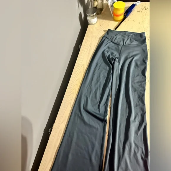 black and light blue aeropostale bundle flare leggings - Picture 2 of 2